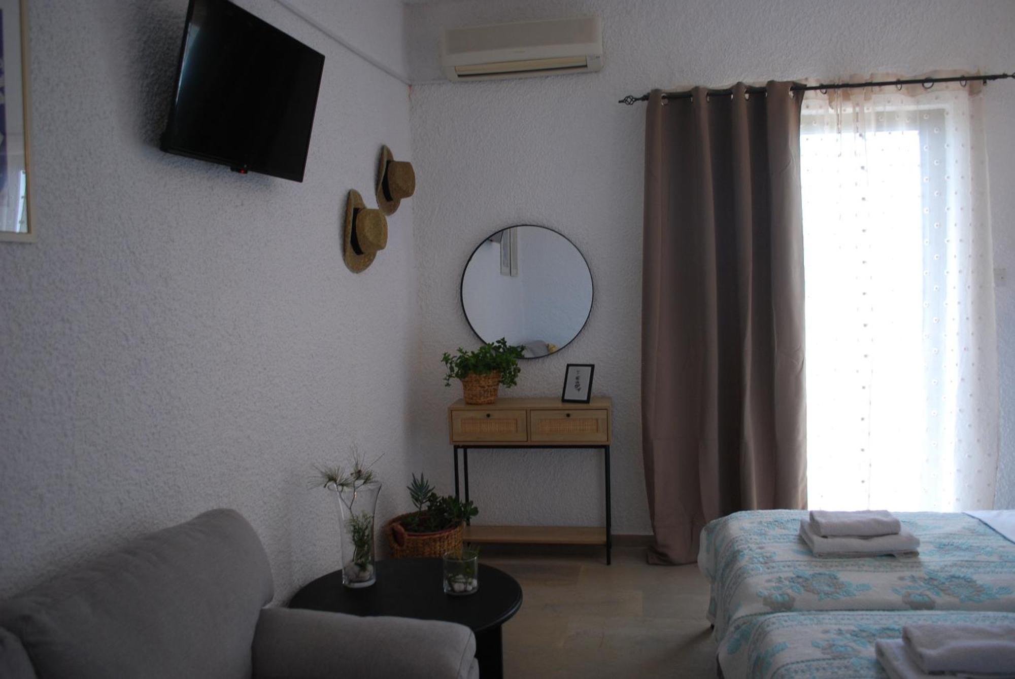 Sunset Rooms Agia Marina  エクステリア 写真