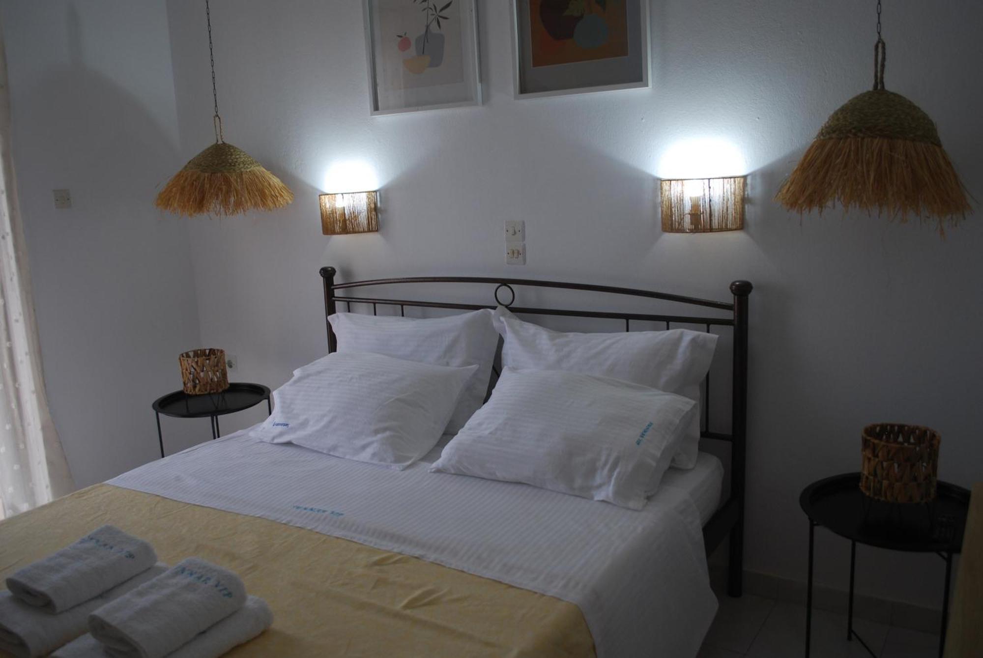 Sunset Rooms Agia Marina  エクステリア 写真