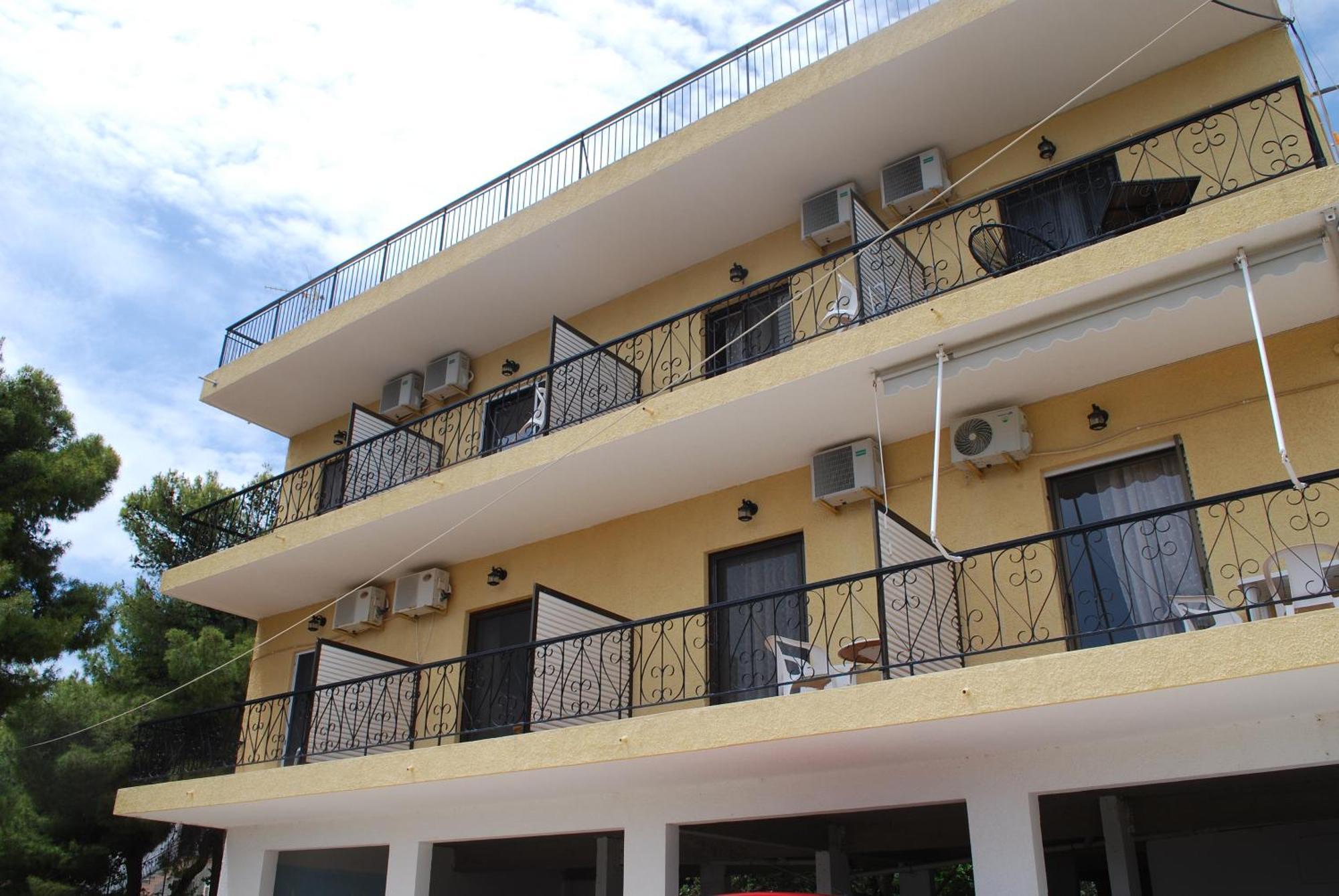 Sunset Rooms Agia Marina  エクステリア 写真