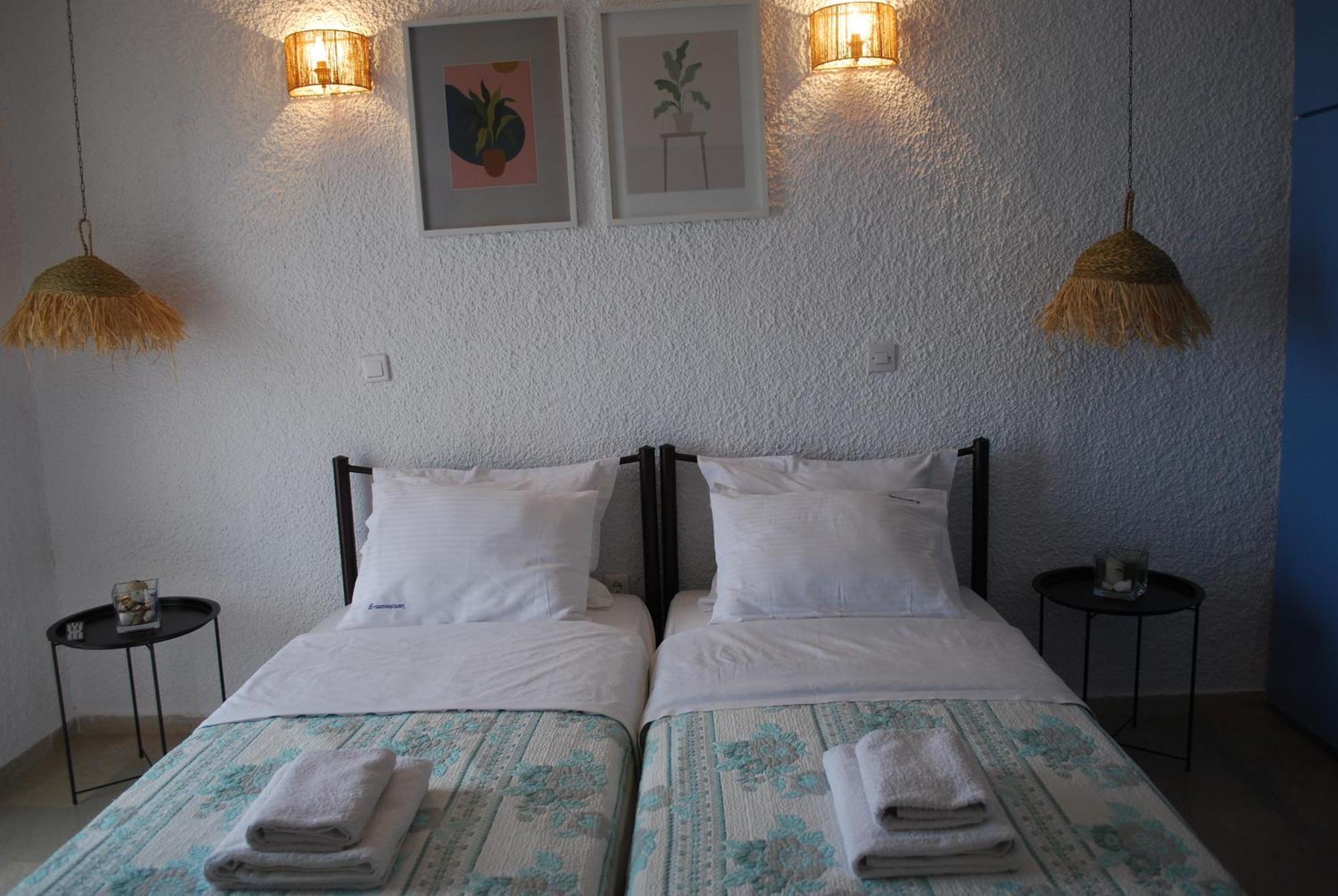 Sunset Rooms Agia Marina  エクステリア 写真