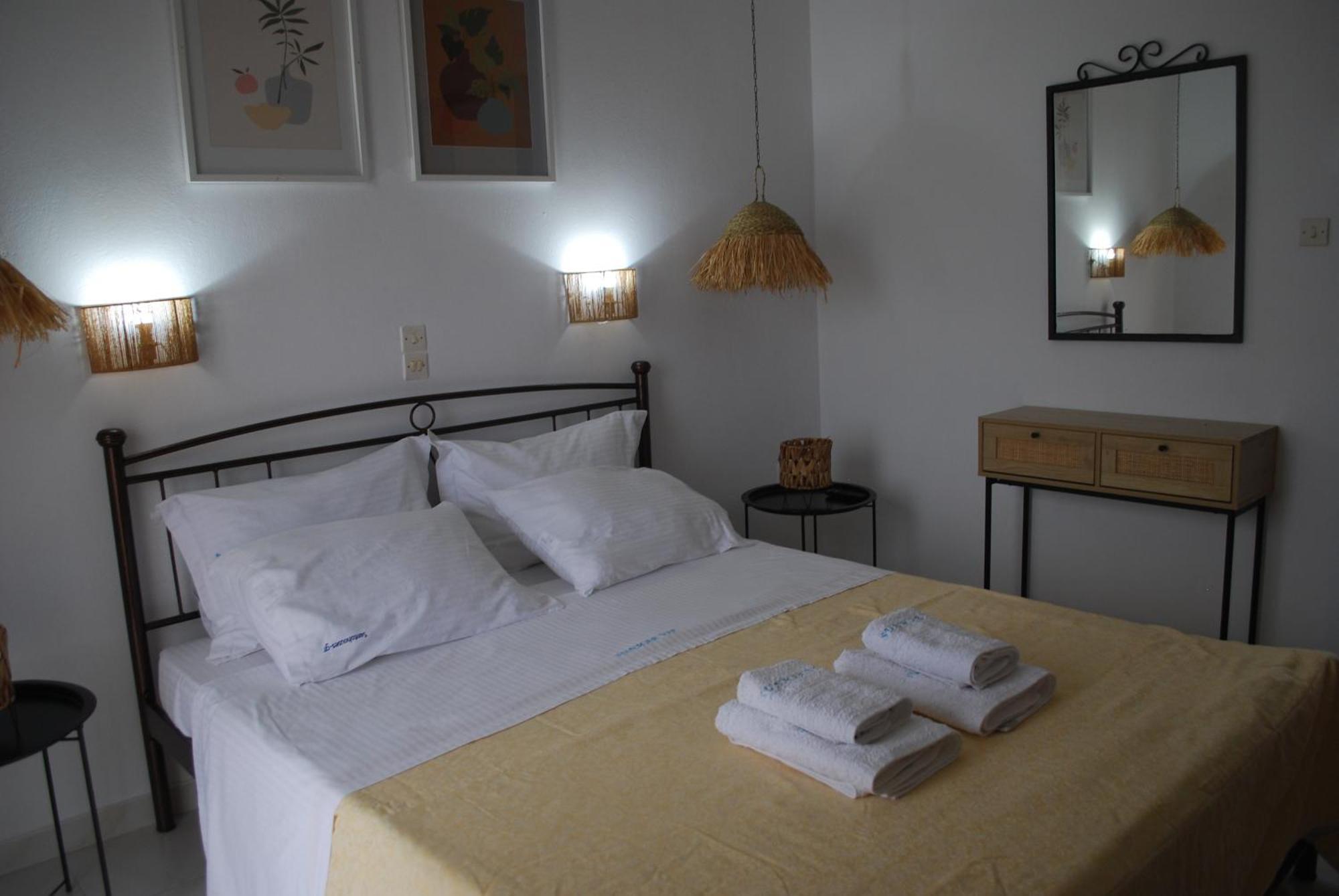 Sunset Rooms Agia Marina  エクステリア 写真
