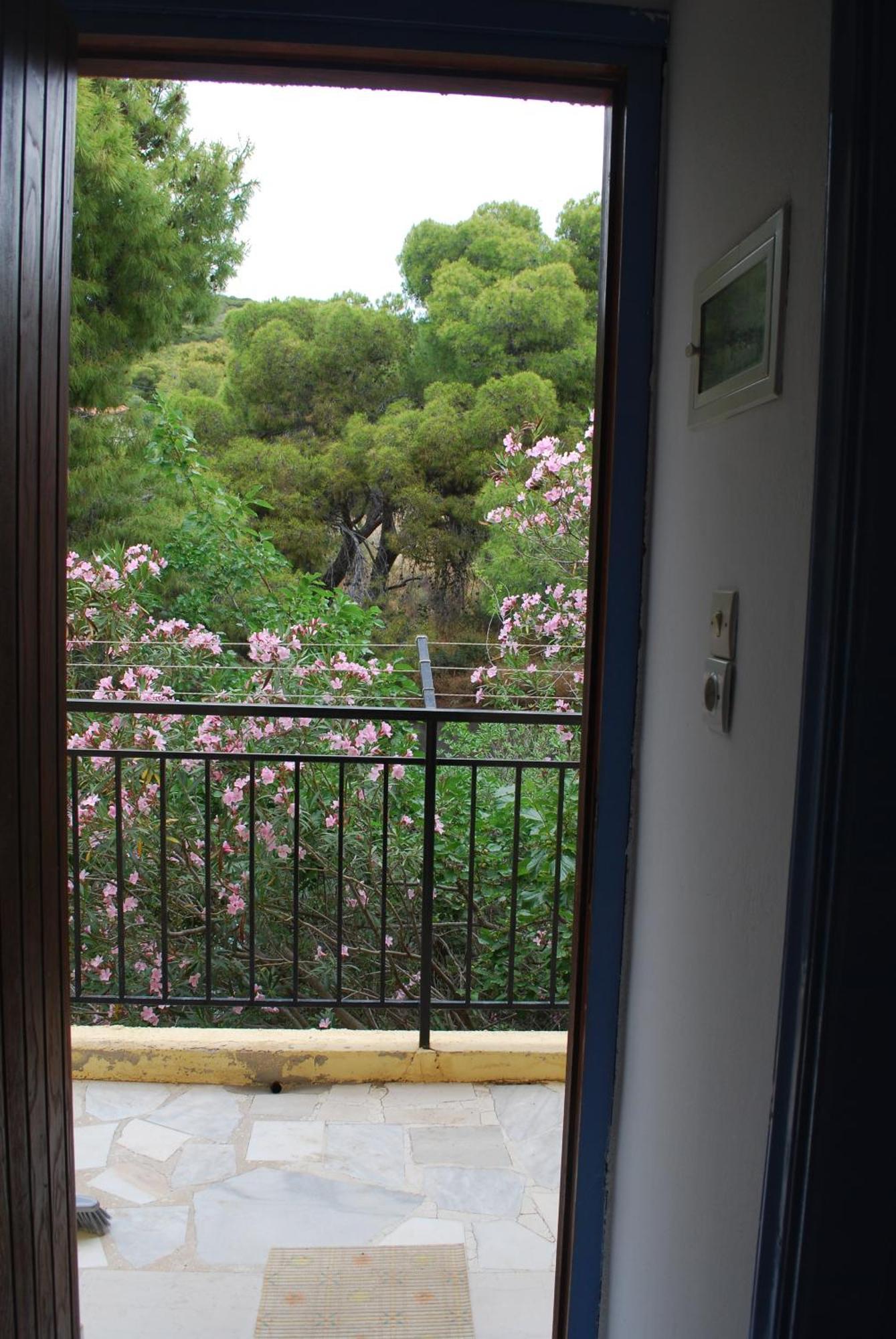 Sunset Rooms Agia Marina  エクステリア 写真