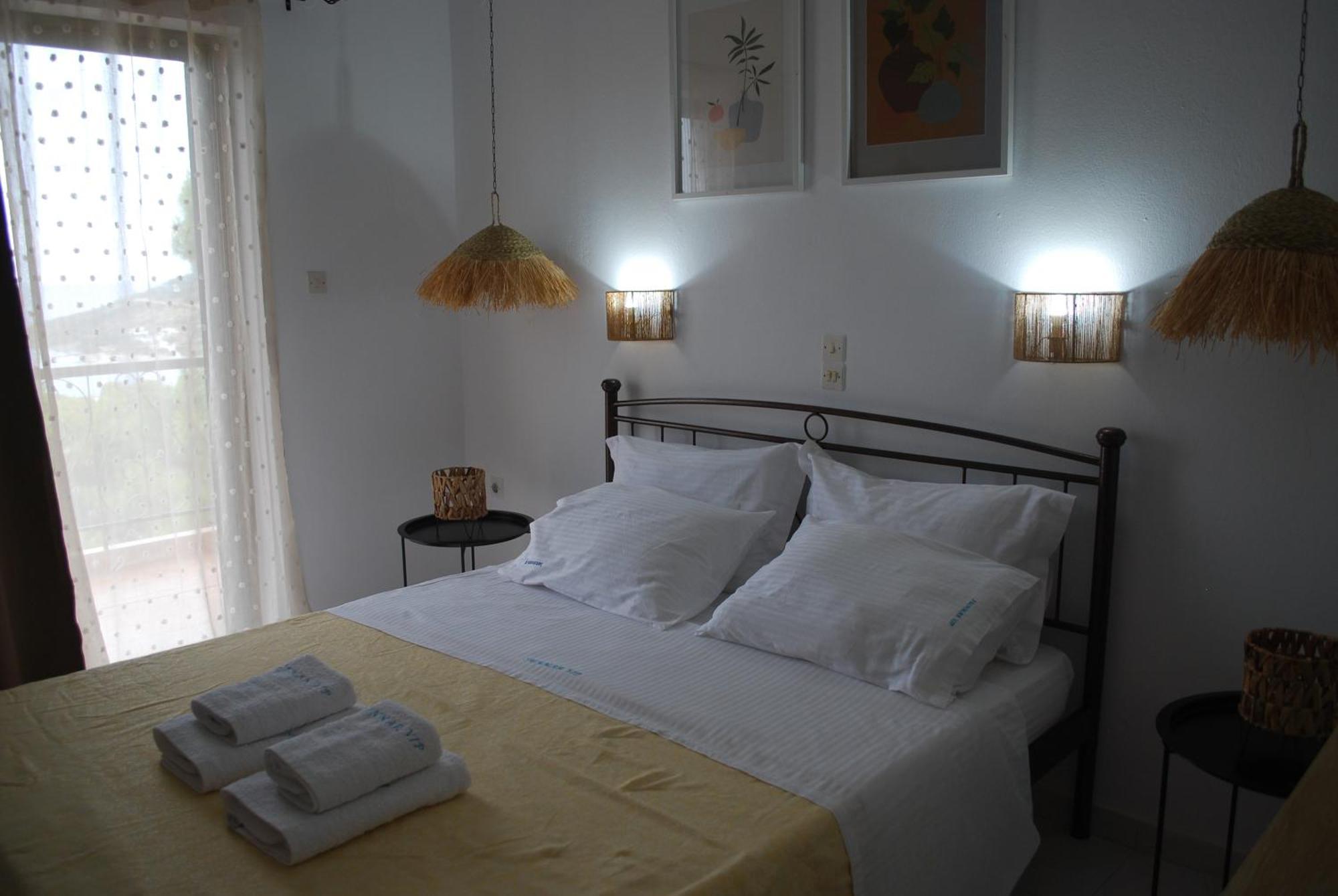 Sunset Rooms Agia Marina  エクステリア 写真