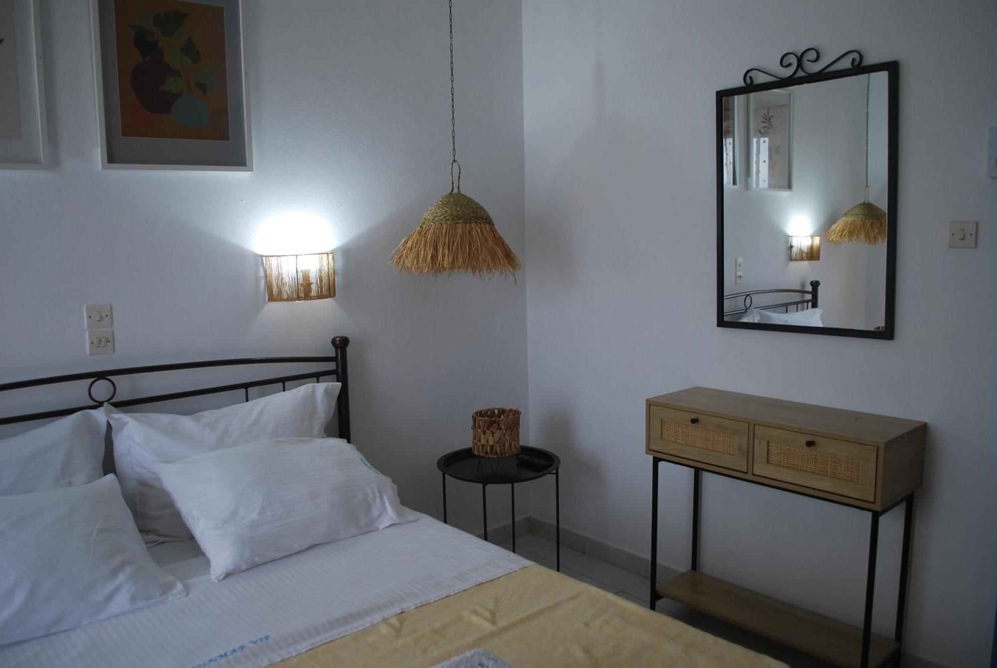 Sunset Rooms Agia Marina  エクステリア 写真