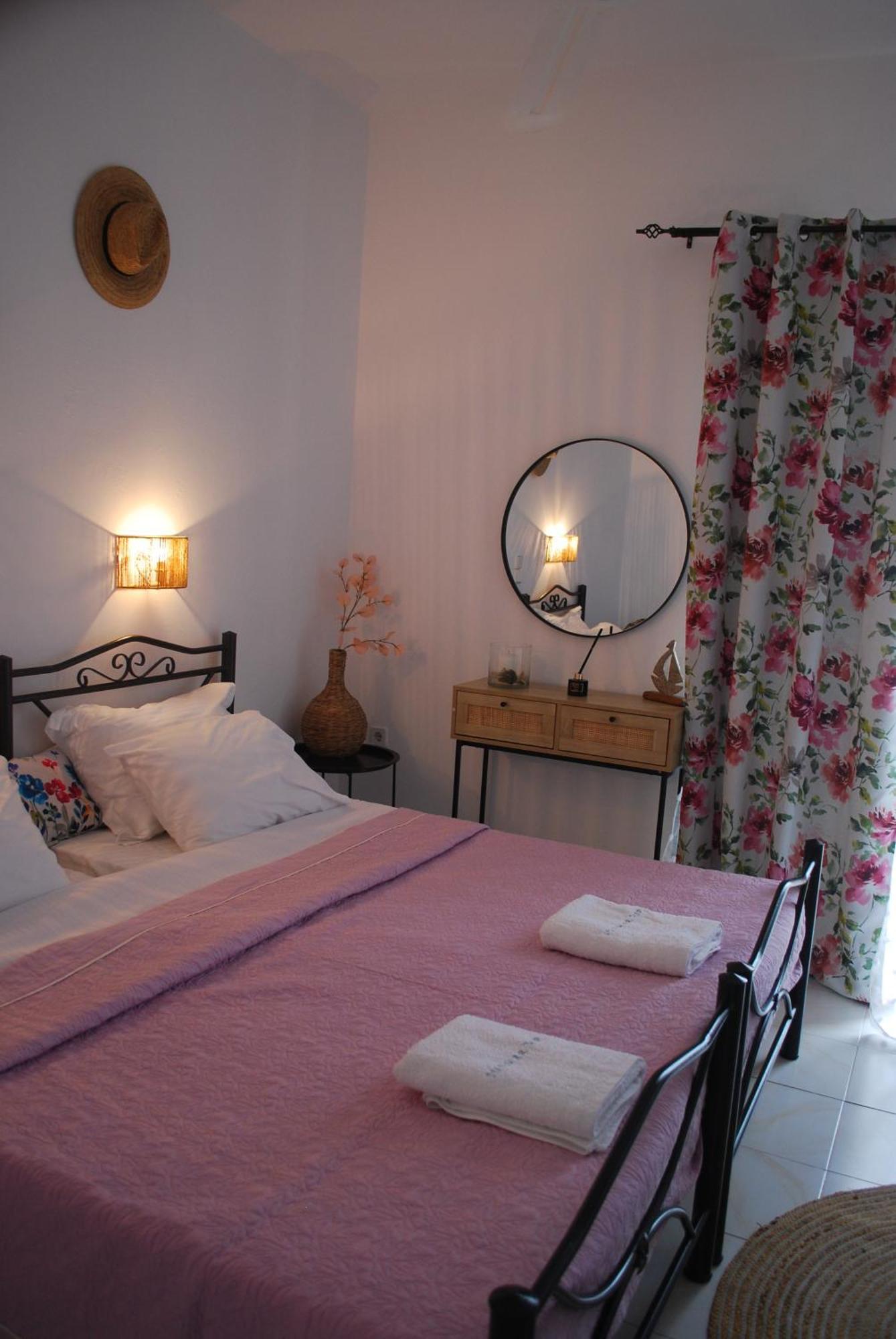 Sunset Rooms Agia Marina  エクステリア 写真